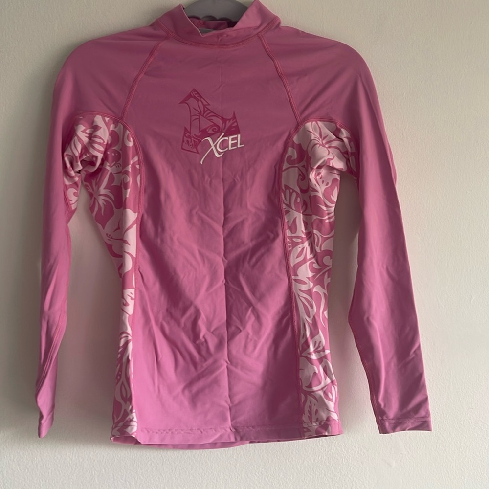 NWOT Xcel pink Rashguard UPF 50+